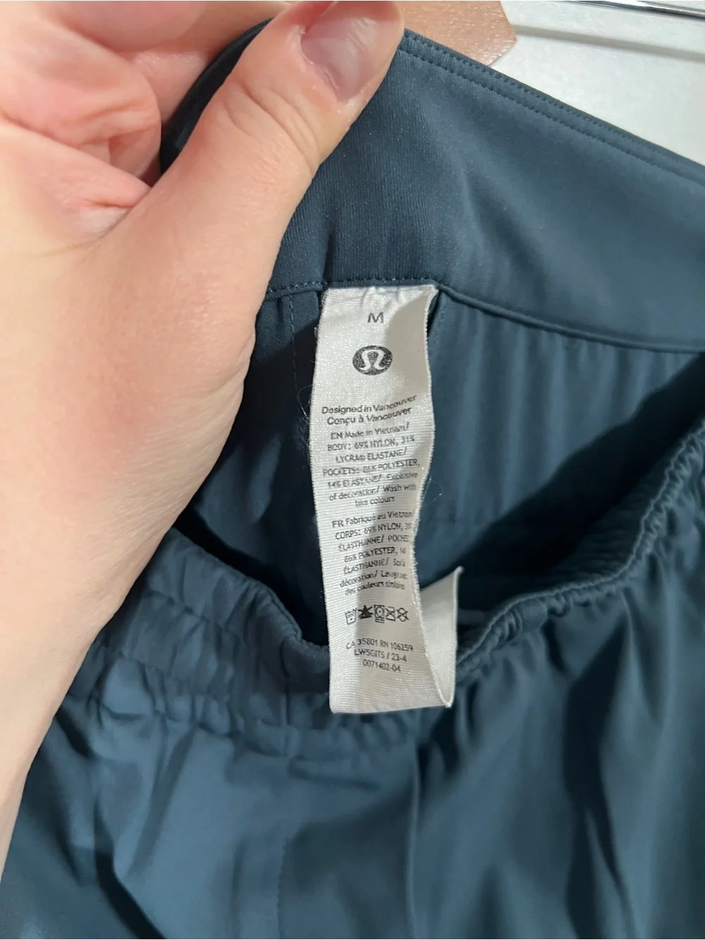 Lululemon Tapered-Leg Mid-Rise Pants 7/8 Length Luxstreme Size Medium Iron Blue